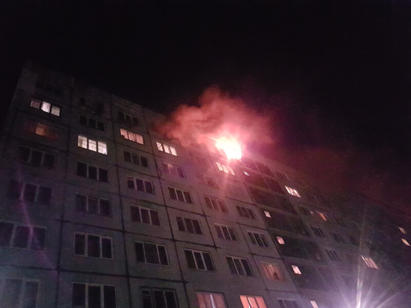 В Кемерово потушили пожар в общежитии