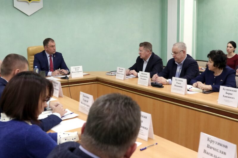 Середюк провел совещание по ситуации со смогом в Кемерово