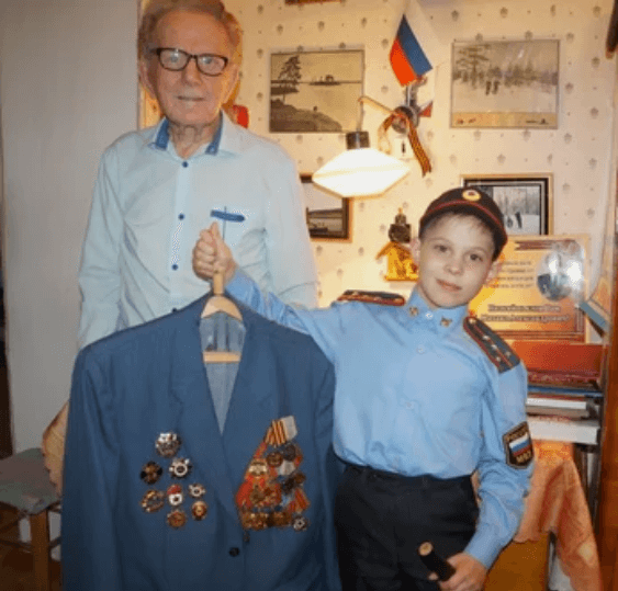 Ветеран Рудаков и его юный почитатель Тимур